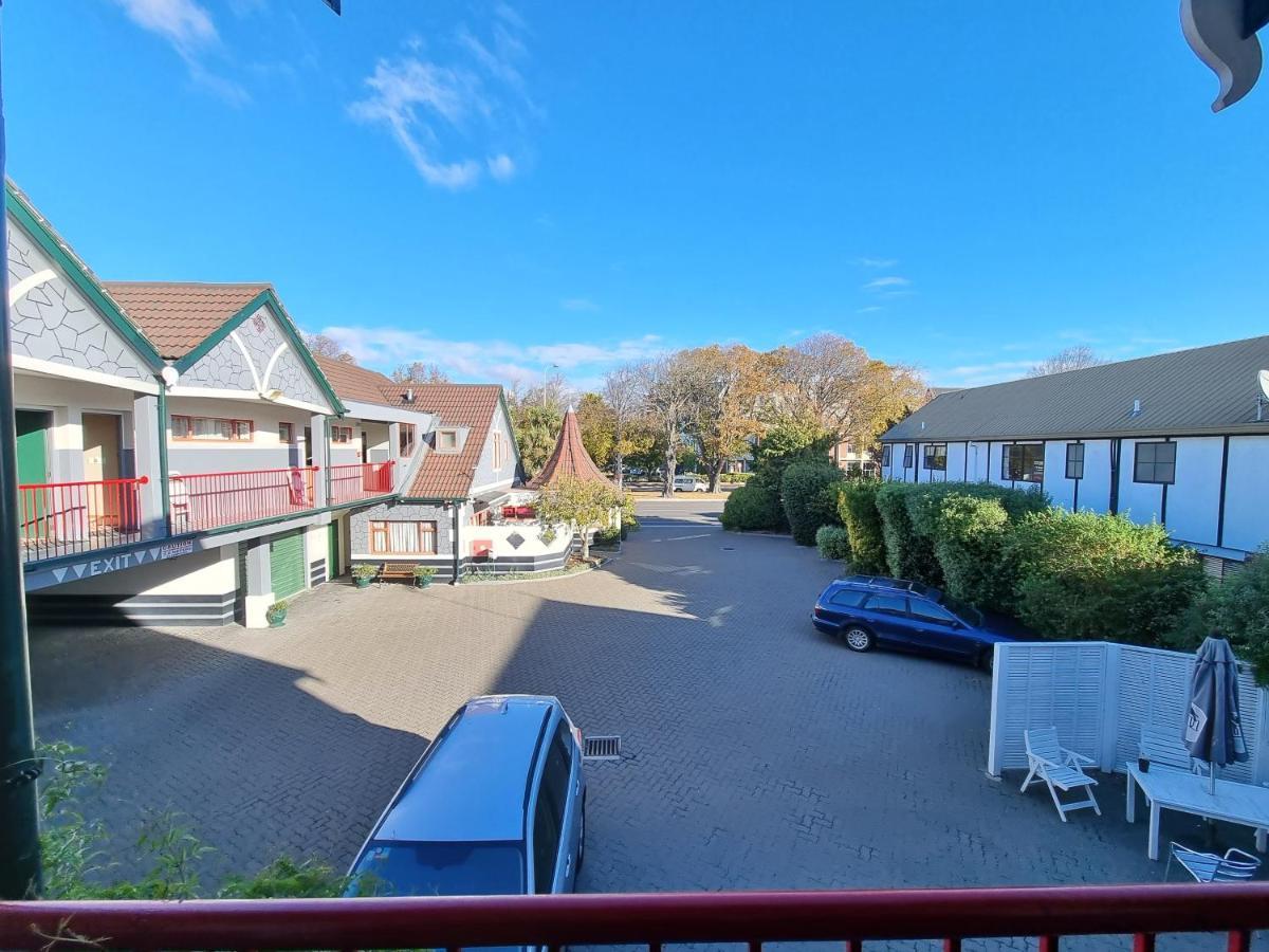 Amross Court Motel Christchurch Exterior photo